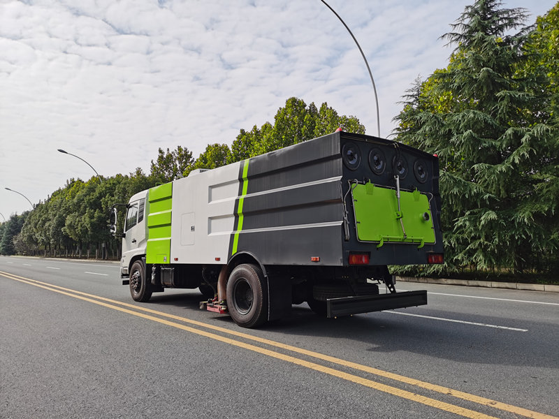 東風天錦吸塵車國VI