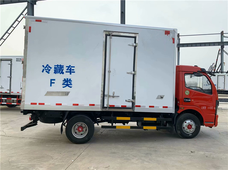 東風(fēng)多利卡D7冷藏車-國六
