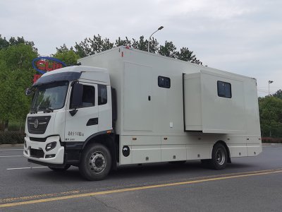 東風天錦手術車