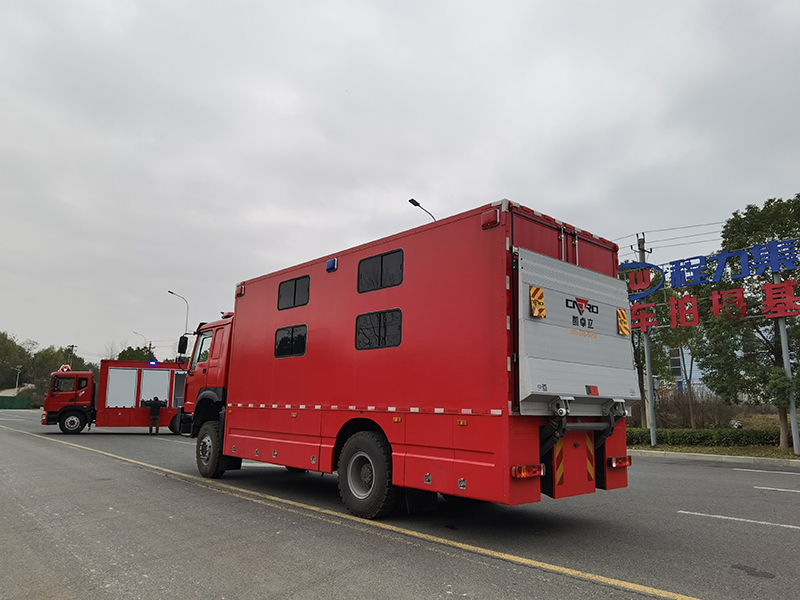 運兵宿營車