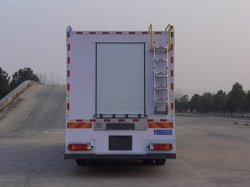 CLW5180XJS6型重汽豪沃凈水車